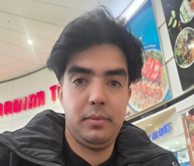 Ali, 28, North York