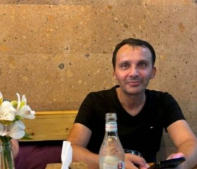 Henrik Khachatry, 44, Yerevan