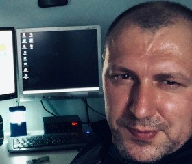 Robert, 49, Bucharest