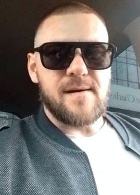 Руслан из Омска 36 лет