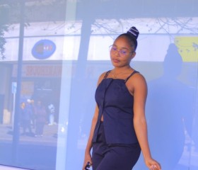 Paulina, 25, Cape Town