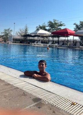 İmparator из Çankaya 18 лет