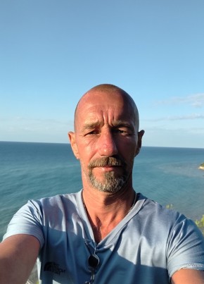 Павел из Таганрога 47 лет