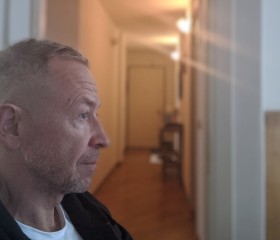 Dmitry Kobzev, 55, Milano