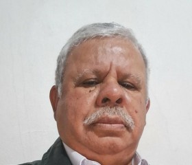 Gilberto, 71, Sao Leopoldo