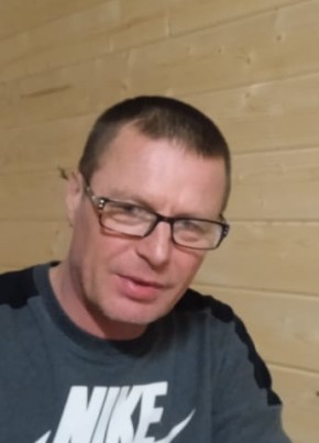 Валерий из Луги 48 лет