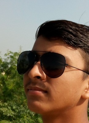 Shiva Rajput, 25, India, Dhāmpur