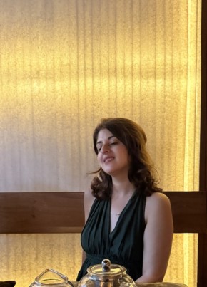 Karina, 40, Indonesia, Ubud