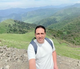 Shenouda, 39, Dubai