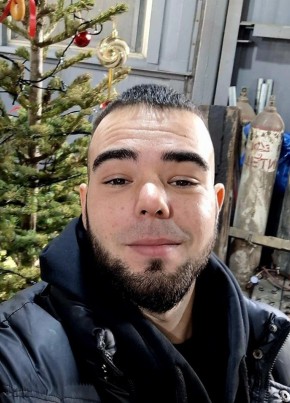 Сергей из Артема 24 года