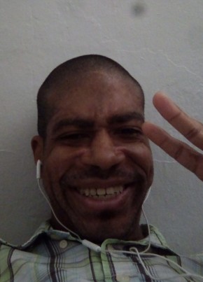 César из San Juan 43 года