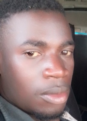 Kelvin из Kampala 24 года