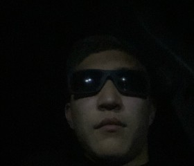 Beknazar, 18, Bishkek