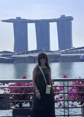 Лариса из Санкт-Петербурга 49 лет