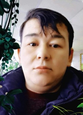 Бобожон из Душанбе 42 года