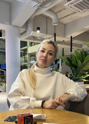 Анна из Владивостока 37 лет