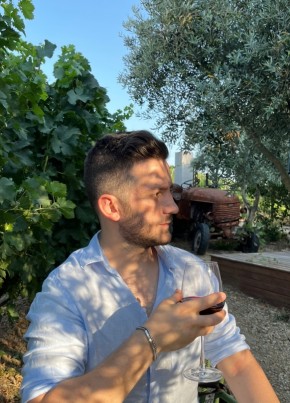 Ercan из İstanbul 30 лет