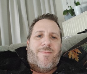 Fakous, 46, Charleroi