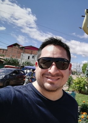 Christian Solano, 43, República del Perú, Lima