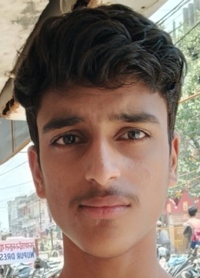 Raja, 18, India, Muzaffarpur