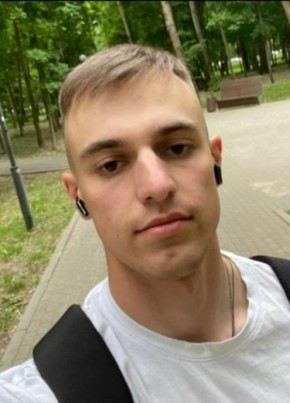 Максим из Warszawa 26 лет