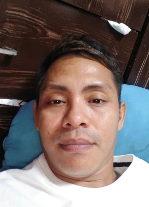 Romar Rempillo, 36, Pilipinas, Maynila