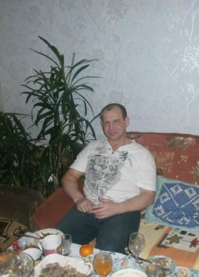 Виктор, 46, Россия, Долинск
