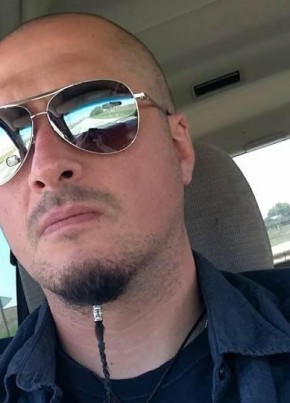 Travis, 45, United States of America, Sioux City