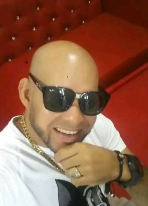 Nelson Balbuena, 43, República de Santo Domingo, Santiago de los Caballeros