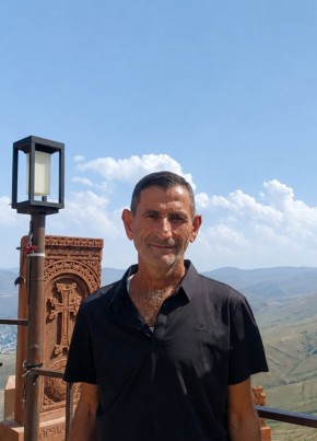 Григор из Երեվան 46 лет