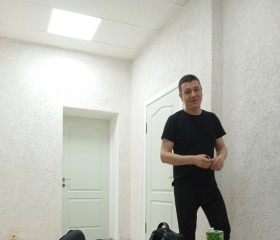 Aleksandr, 19, Brussels