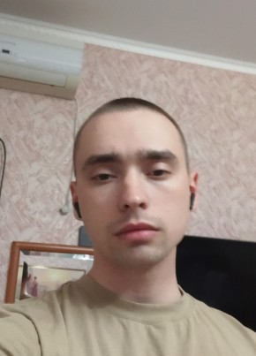 Влад из Коктебели 24 года