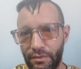 ي, 25, Algiers
