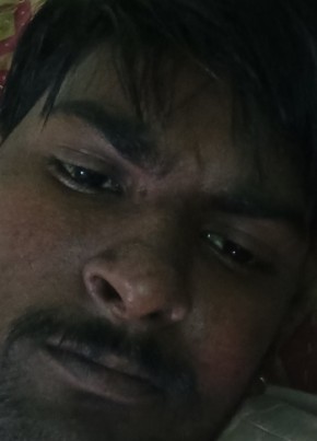 Shivam из Delhi 20 лет