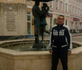 Олег, 59 лет, Феодосия