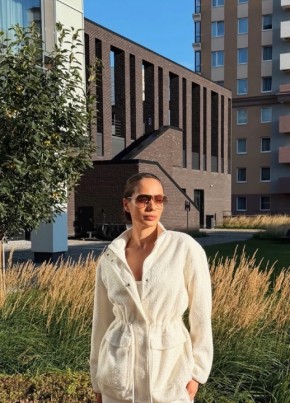 Карина из Саратова 37 лет