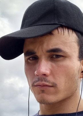 Исмоил, 28, Россия, Ефимовский