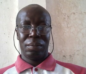 Cyrille, 52 года, Lomé