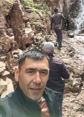 Qahramon из Marg`ilon 18 лет