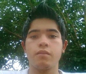 YONI, 25, Famailla