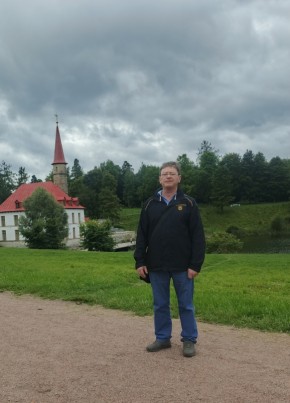 Лев из Санкт-Петербурга 60 лет