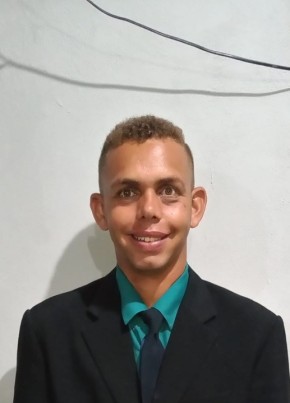 Roberto, 32, República Federativa do Brasil, Paty do Alferes