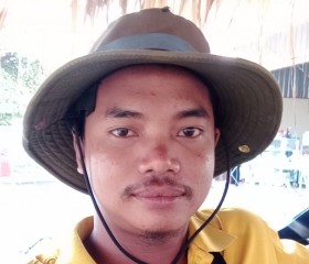 Reak, 35, Phnom Penh