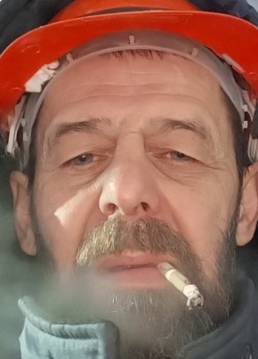 Олег из Саратова 51 год