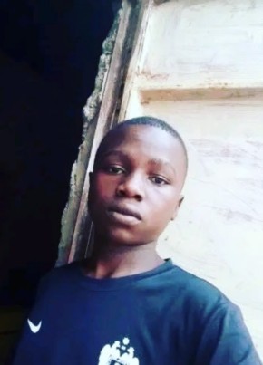 DIZZO WALKER, 20, Uganda, Kampala