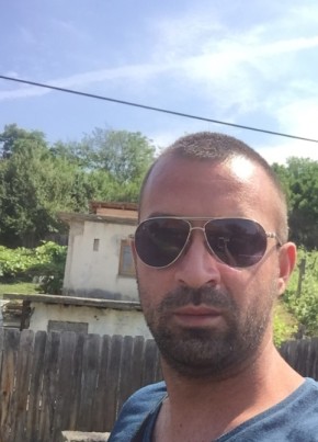 Mihaiu Toma, 36, Romania, Strehaia