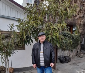 Виктор, 54 года, Кореиз