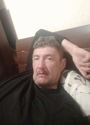 Илья из Казани 45 лет