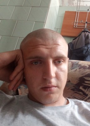 Денис из Назарово 21 год