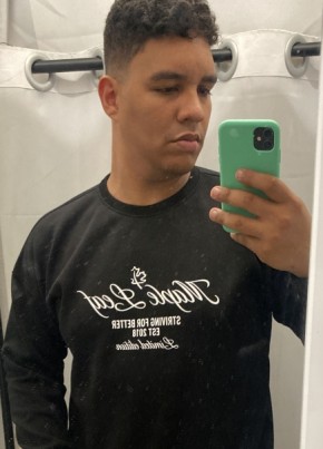 Moises из Маладзечны 23 года